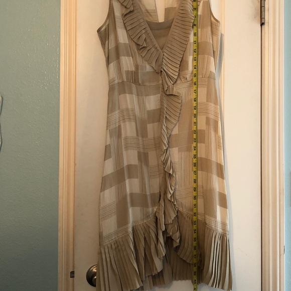 Dress - Picture 7 of 7